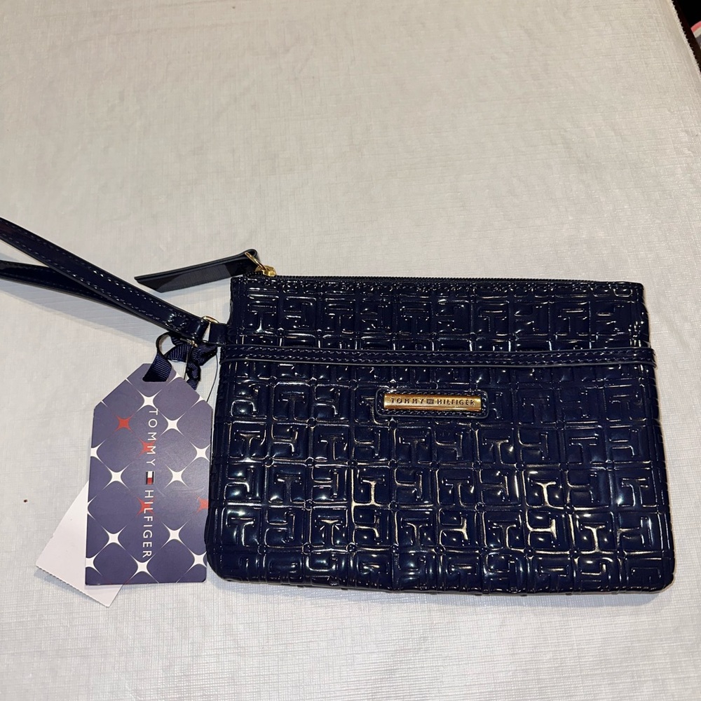 NWT Tommy Hilfiger Wristlet.